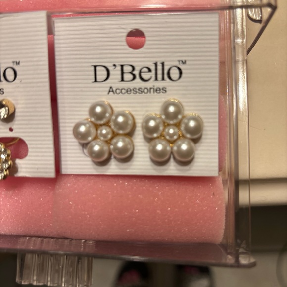 2 pair pearl earrings - Picture 3 of 4